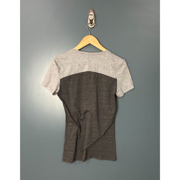 NEW Miami Marlins Womens V-Neck T-Shirt Size M Genuine MLB Merchandise - Picture 3 of 3